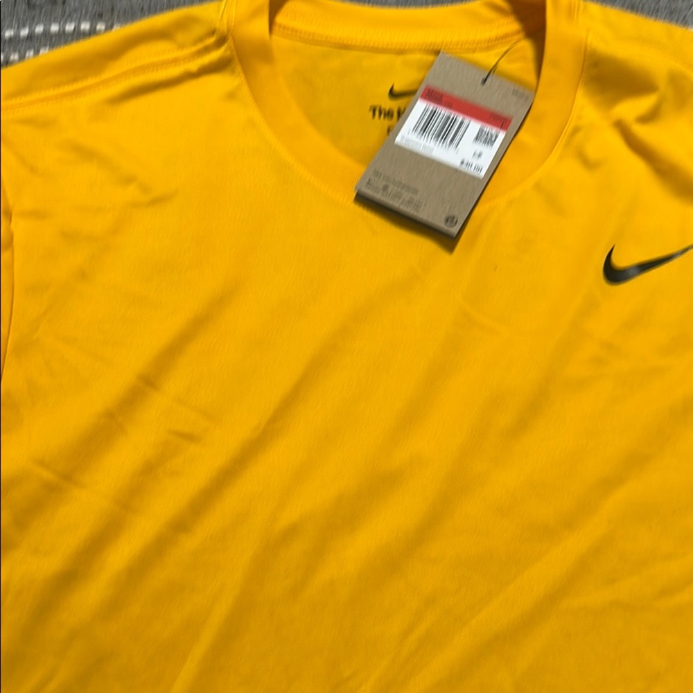 Nike Men's Vibrant Yellow Short Sleeve Tee
